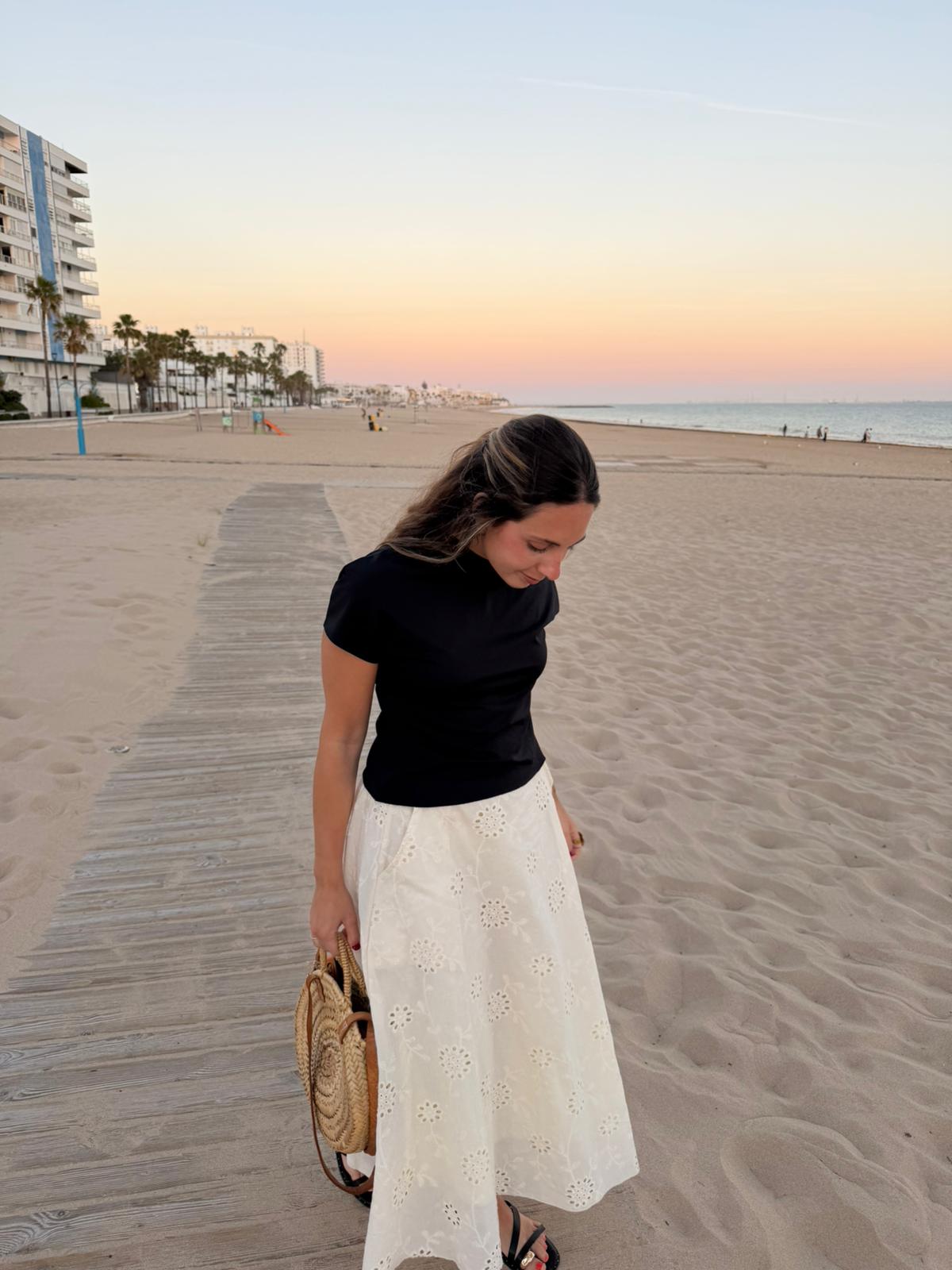 Falda perforada