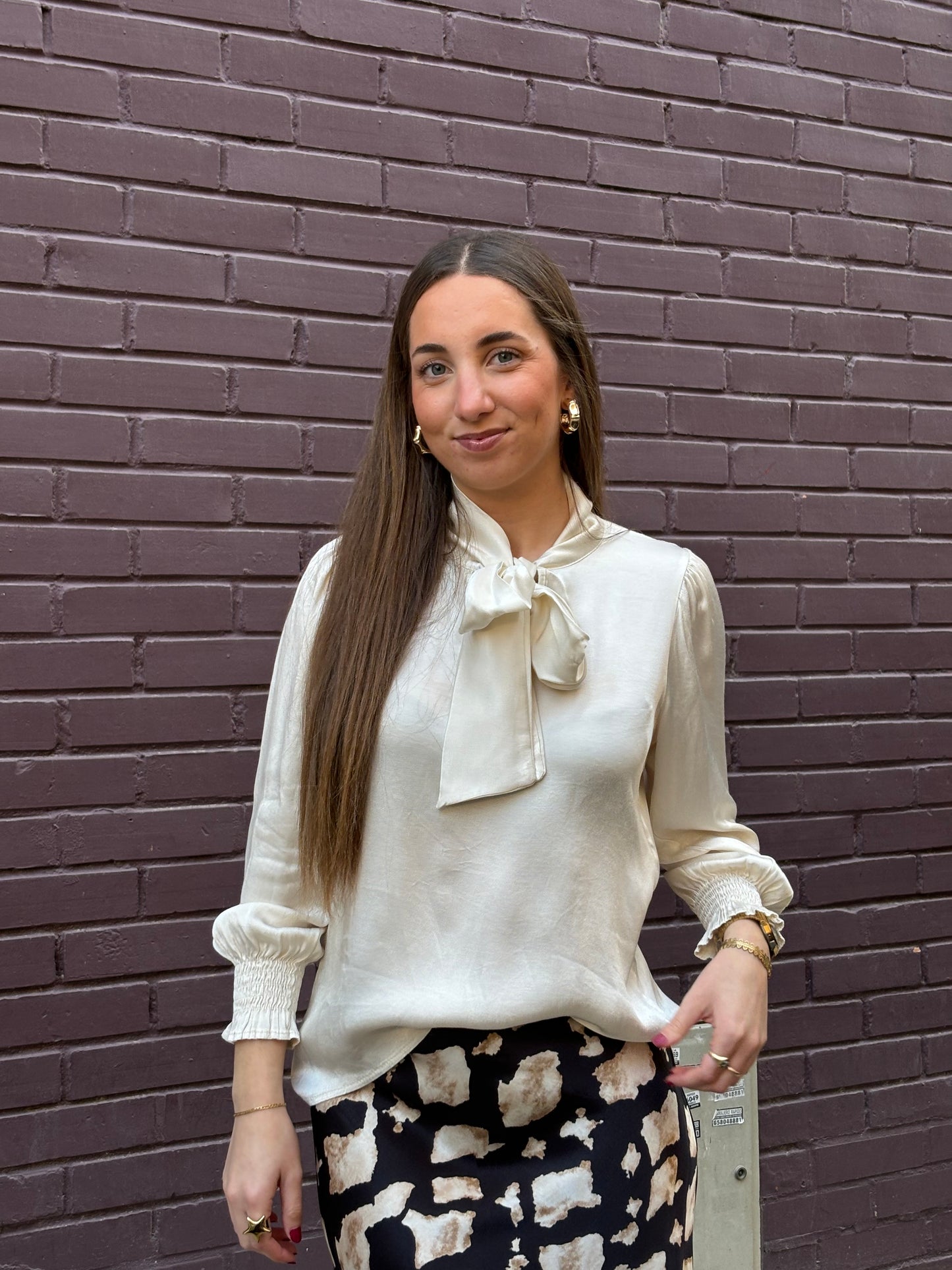 Blusa satinada blanca