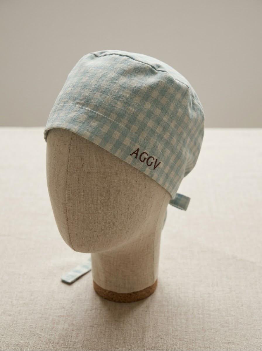 Gorro vichy celeste