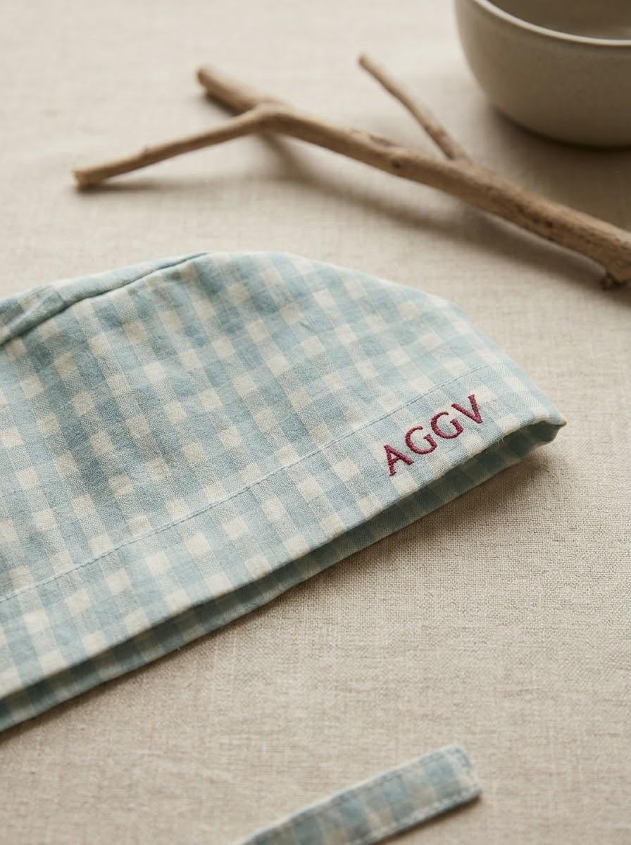 Gorro vichy celeste